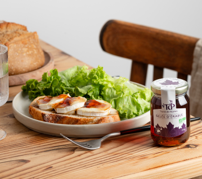 recette-salade-toasts-chevre-gelee-d-erable-carre recette Salade fraîche & toasts chèvre à la gelée d’érable pour embellir le déjeuner
